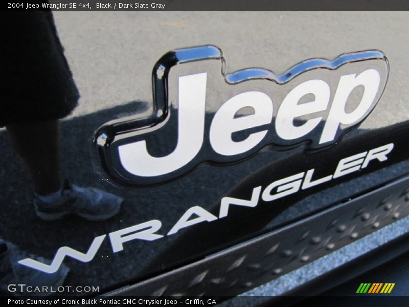 Black / Dark Slate Gray 2004 Jeep Wrangler SE 4x4