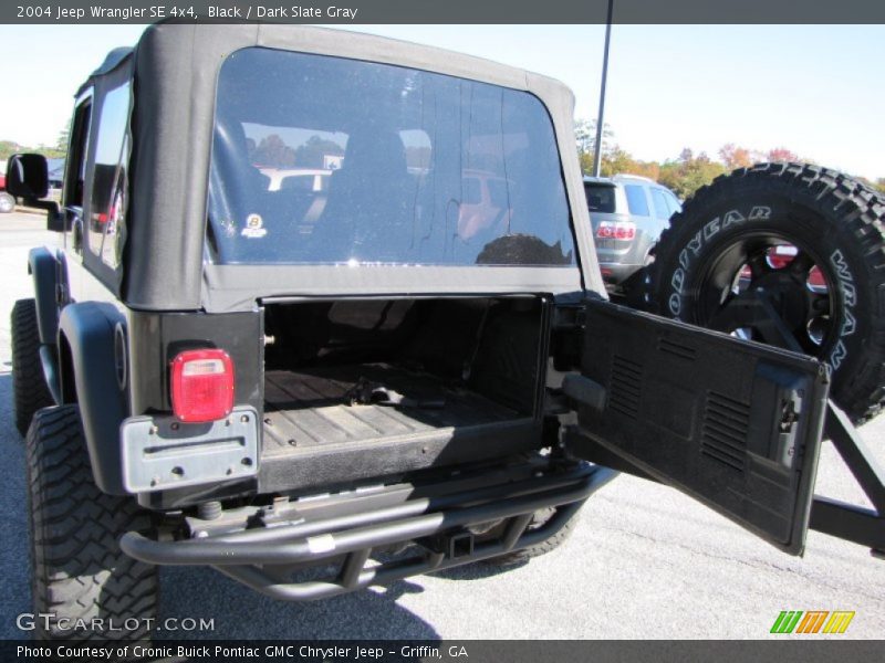 Black / Dark Slate Gray 2004 Jeep Wrangler SE 4x4