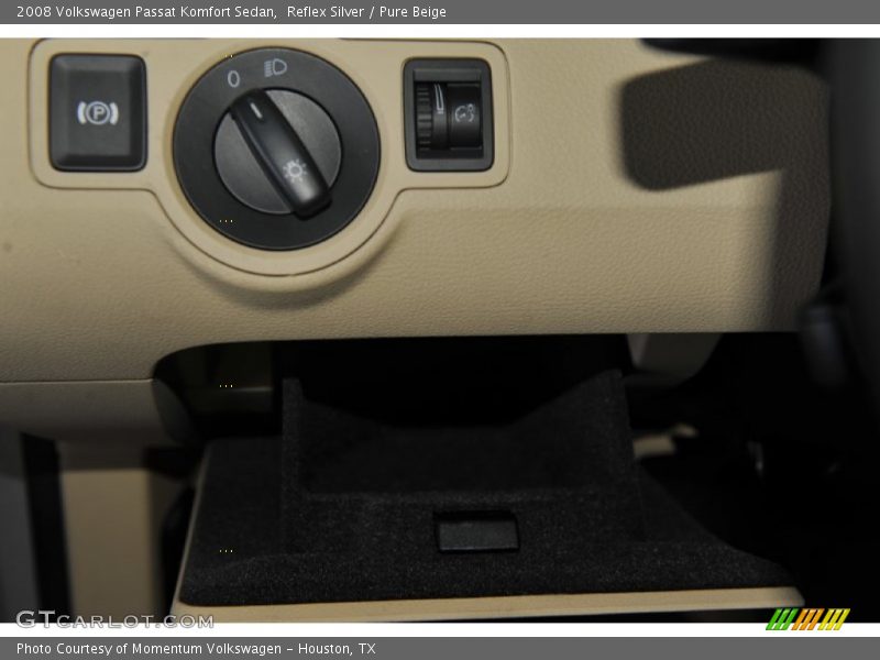 Reflex Silver / Pure Beige 2008 Volkswagen Passat Komfort Sedan
