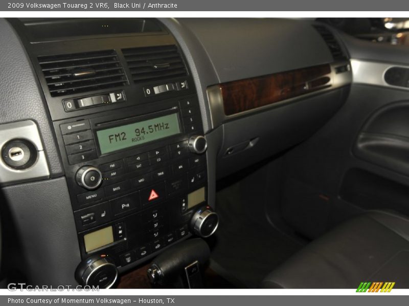 Black Uni / Anthracite 2009 Volkswagen Touareg 2 VR6