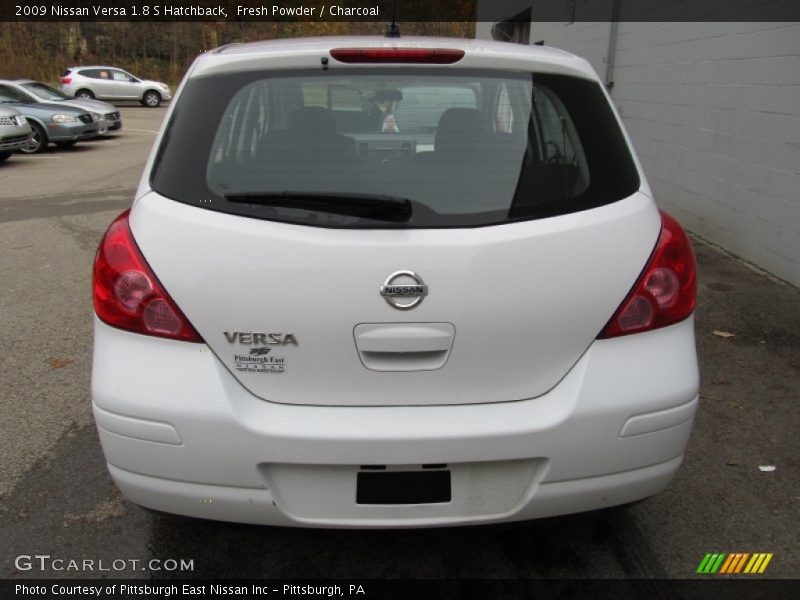 Fresh Powder / Charcoal 2009 Nissan Versa 1.8 S Hatchback
