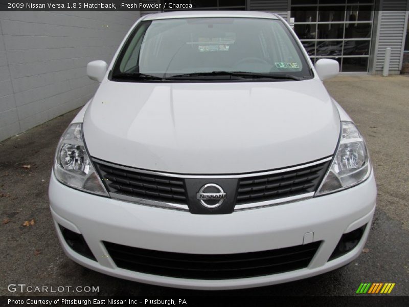 Fresh Powder / Charcoal 2009 Nissan Versa 1.8 S Hatchback
