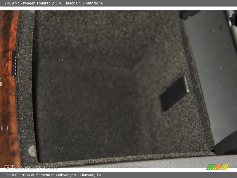 Black Uni / Anthracite 2009 Volkswagen Touareg 2 VR6