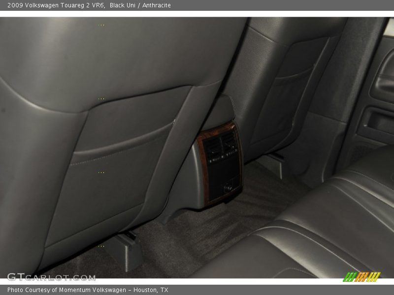 Black Uni / Anthracite 2009 Volkswagen Touareg 2 VR6