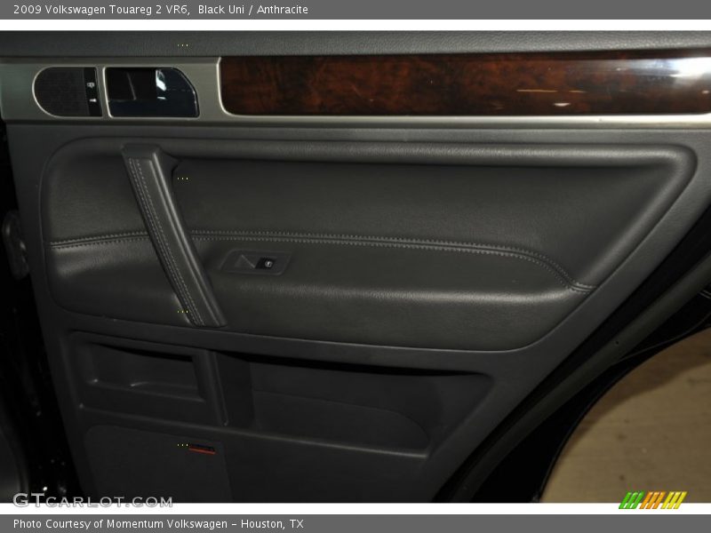 Black Uni / Anthracite 2009 Volkswagen Touareg 2 VR6