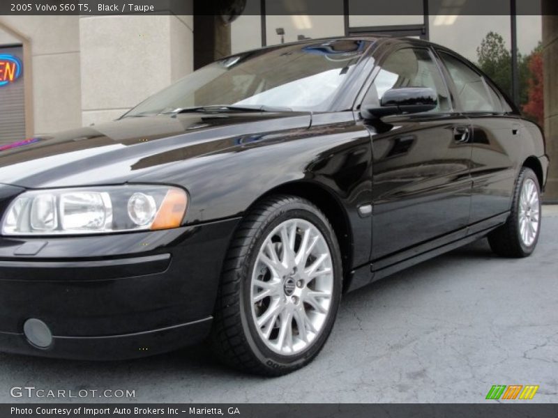 Black / Taupe 2005 Volvo S60 T5