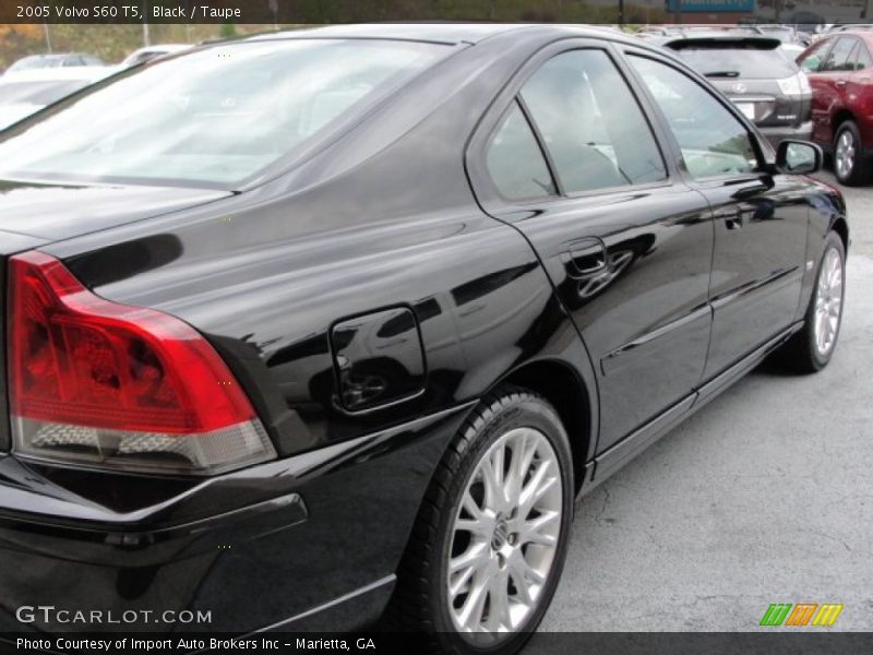 Black / Taupe 2005 Volvo S60 T5