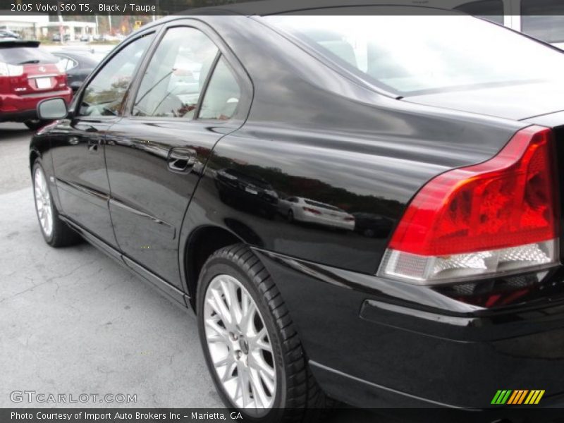 Black / Taupe 2005 Volvo S60 T5