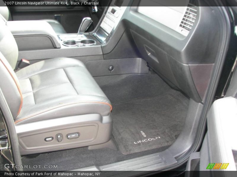 Black / Charcoal 2007 Lincoln Navigator Ultimate 4x4
