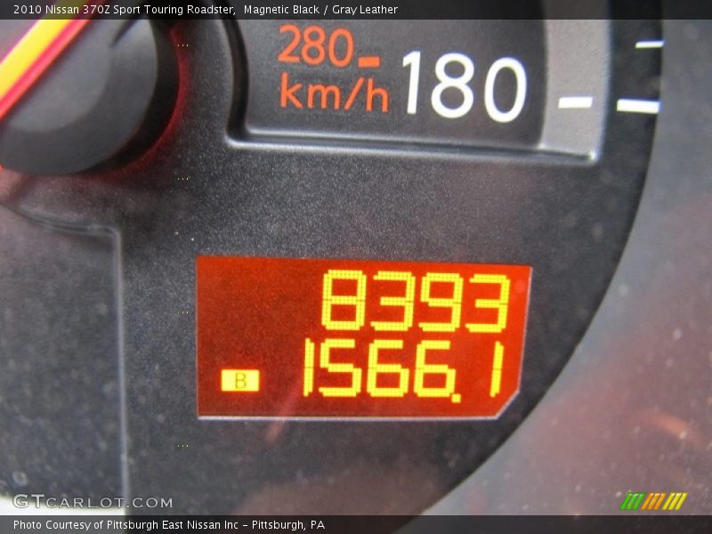 Magnetic Black / Gray Leather 2010 Nissan 370Z Sport Touring Roadster