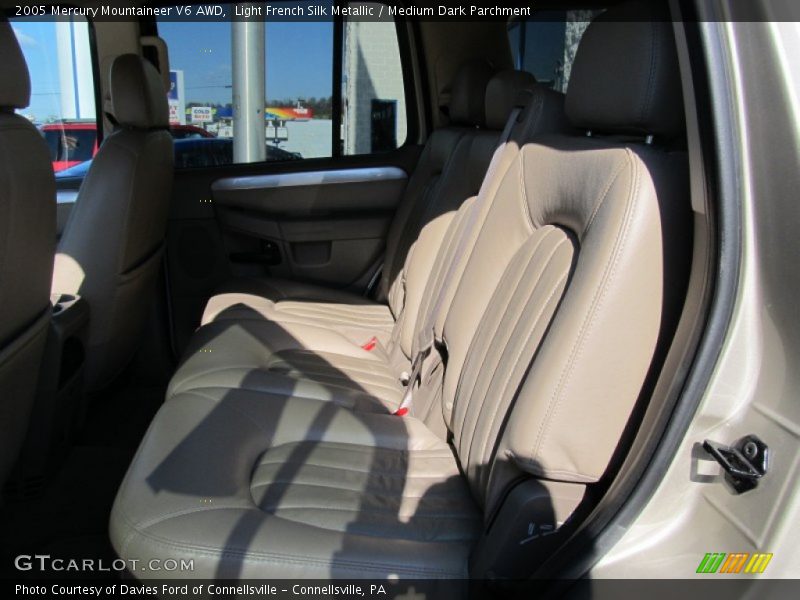 Light French Silk Metallic / Medium Dark Parchment 2005 Mercury Mountaineer V6 AWD