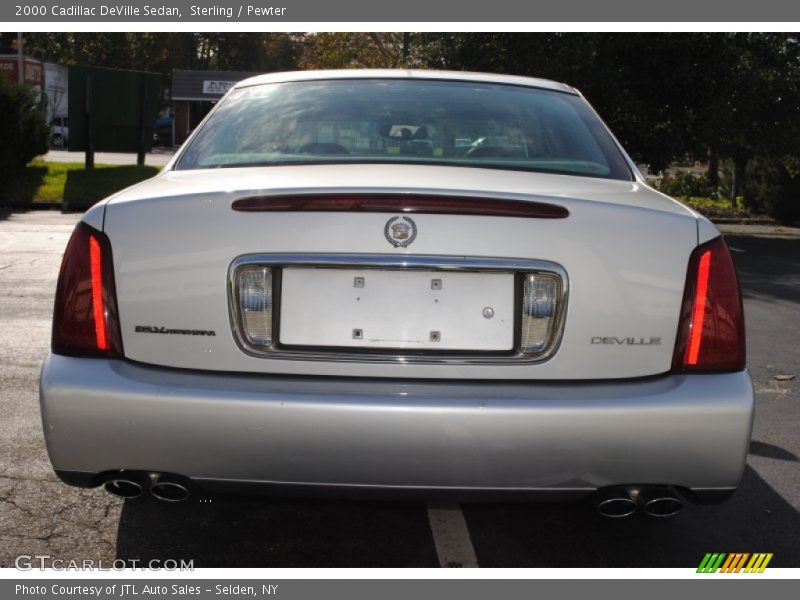 Sterling / Pewter 2000 Cadillac DeVille Sedan