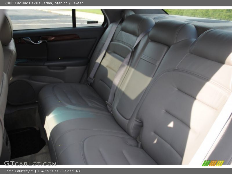 Sterling / Pewter 2000 Cadillac DeVille Sedan