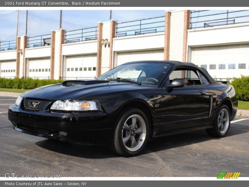 Front 3/4 View of 2001 Mustang GT Convertible