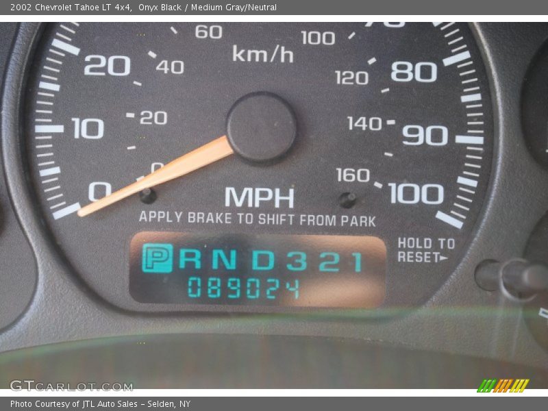 Onyx Black / Medium Gray/Neutral 2002 Chevrolet Tahoe LT 4x4