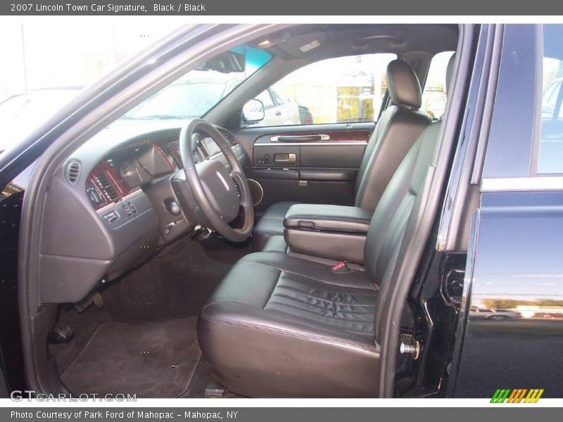Black / Black 2007 Lincoln Town Car Signature