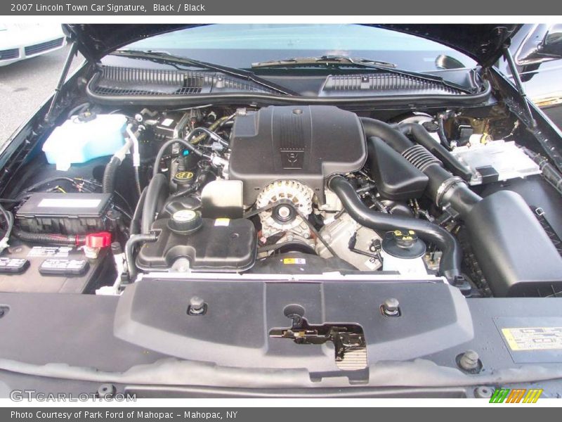 Black / Black 2007 Lincoln Town Car Signature