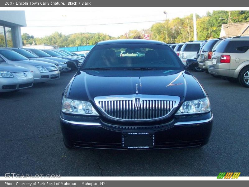 Black / Black 2007 Lincoln Town Car Signature