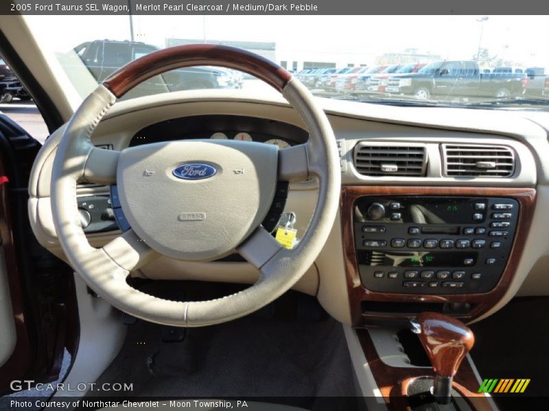 Dashboard of 2005 Taurus SEL Wagon