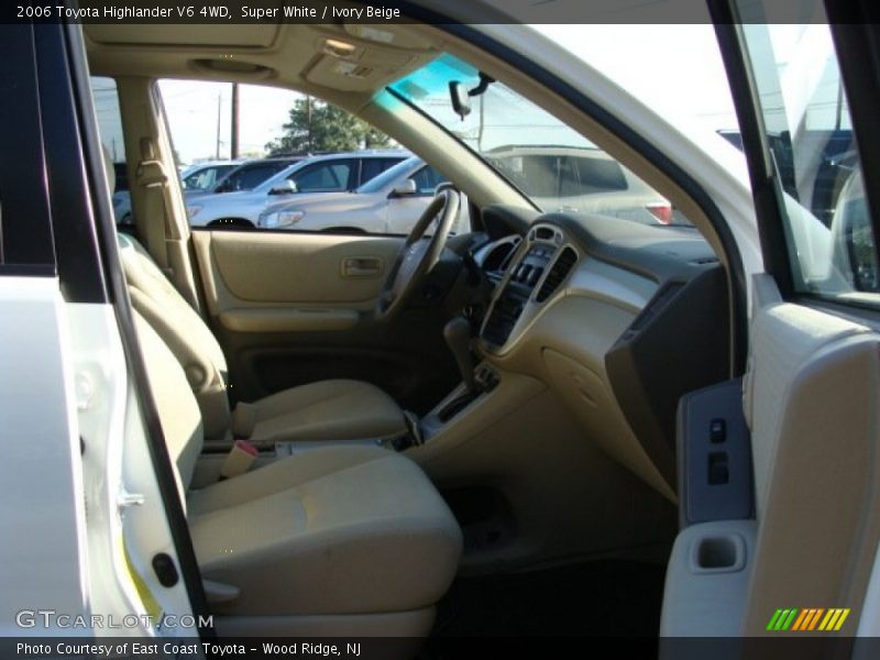 Super White / Ivory Beige 2006 Toyota Highlander V6 4WD