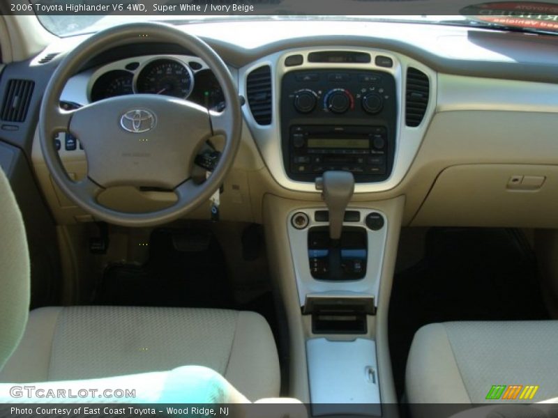 Super White / Ivory Beige 2006 Toyota Highlander V6 4WD