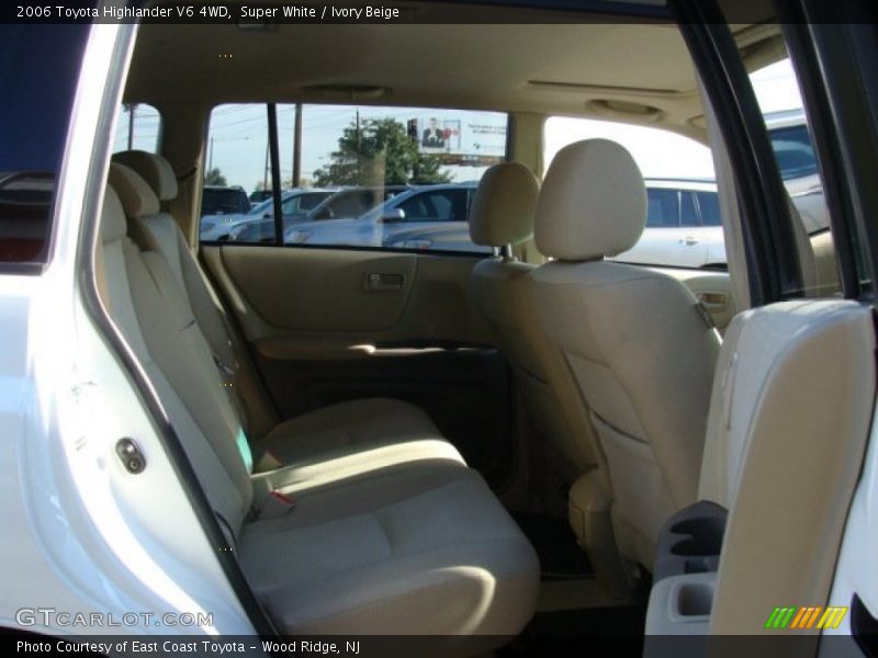 Super White / Ivory Beige 2006 Toyota Highlander V6 4WD