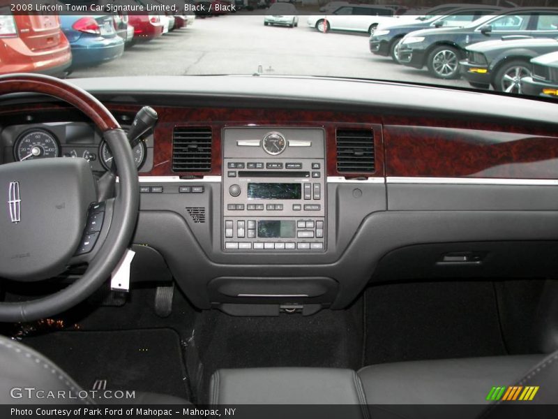 Black / Black 2008 Lincoln Town Car Signature Limited