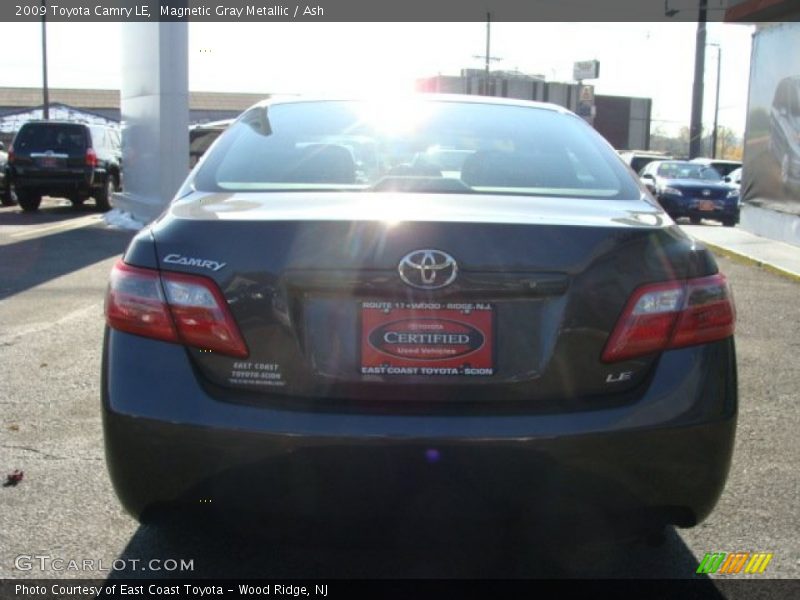 Magnetic Gray Metallic / Ash 2009 Toyota Camry LE