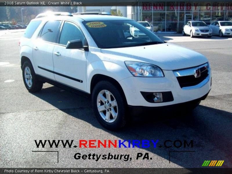 Cream White / Black 2008 Saturn Outlook XE