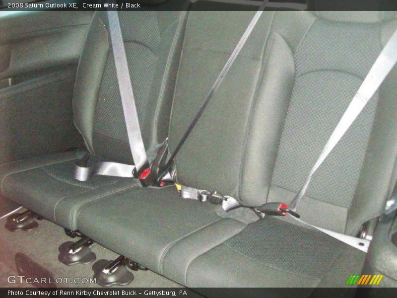 Cream White / Black 2008 Saturn Outlook XE