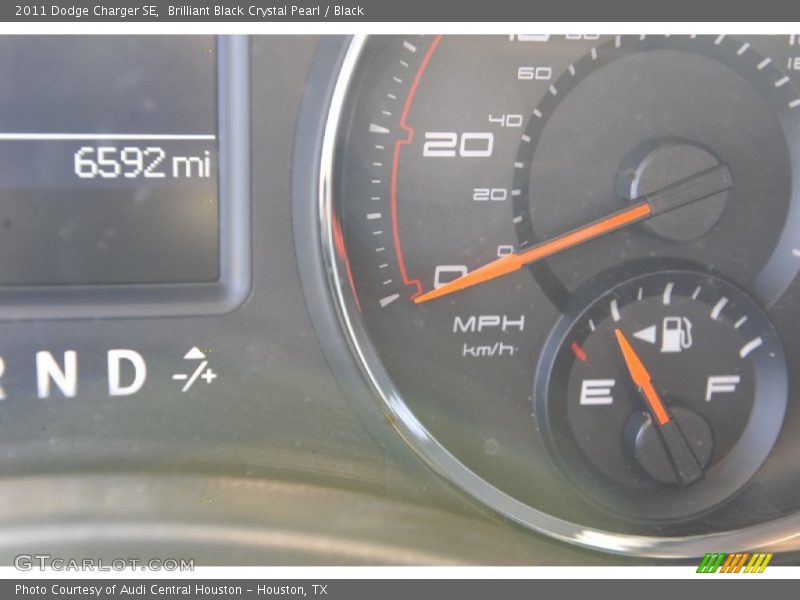 Brilliant Black Crystal Pearl / Black 2011 Dodge Charger SE