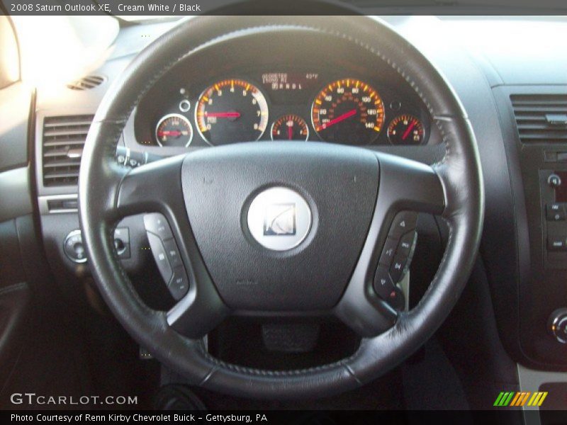 Cream White / Black 2008 Saturn Outlook XE