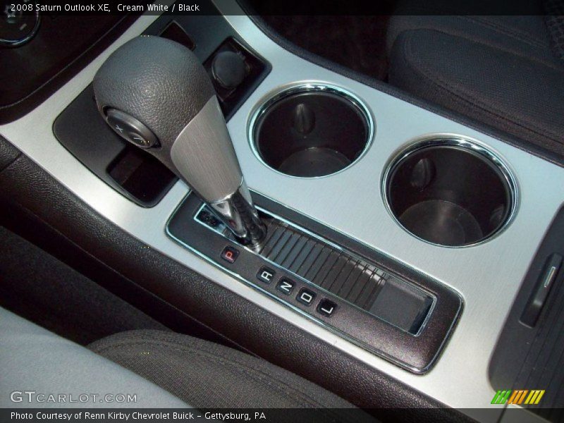 Cream White / Black 2008 Saturn Outlook XE