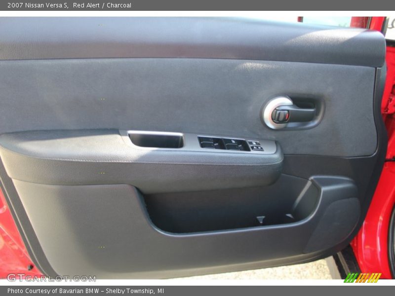 Red Alert / Charcoal 2007 Nissan Versa S