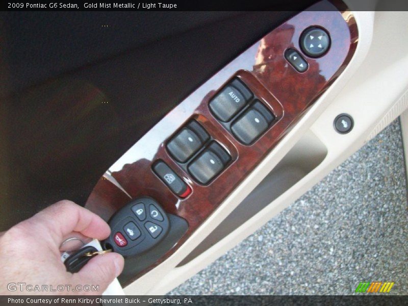 Gold Mist Metallic / Light Taupe 2009 Pontiac G6 Sedan