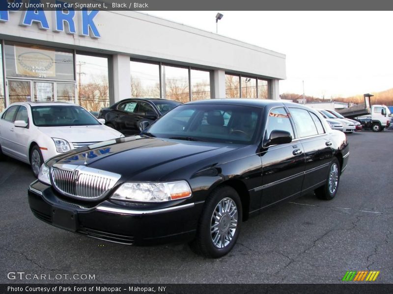 Black / Black 2007 Lincoln Town Car Signature L