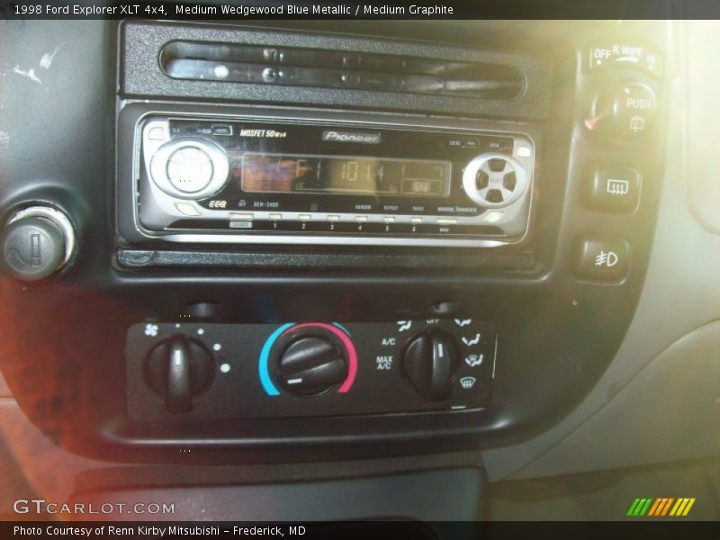 Medium Wedgewood Blue Metallic / Medium Graphite 1998 Ford Explorer XLT 4x4