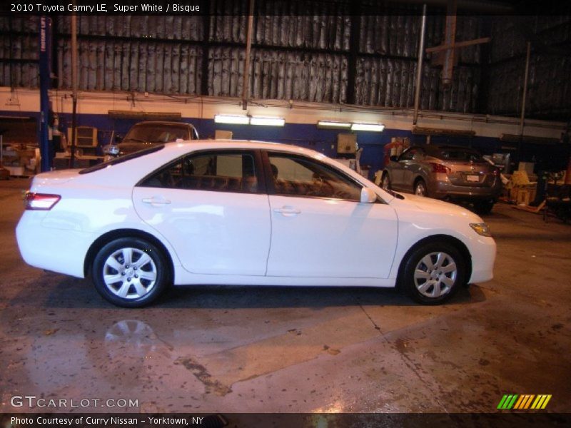 Super White / Bisque 2010 Toyota Camry LE