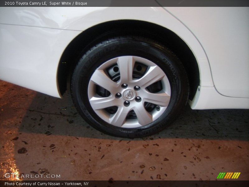 Super White / Bisque 2010 Toyota Camry LE