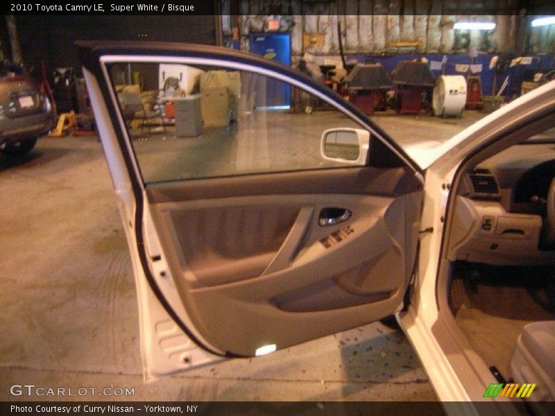 Super White / Bisque 2010 Toyota Camry LE