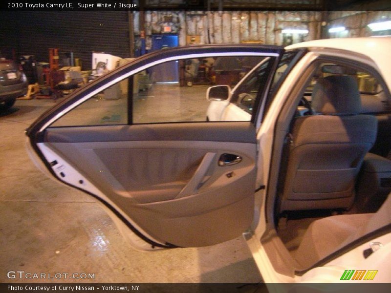 Super White / Bisque 2010 Toyota Camry LE