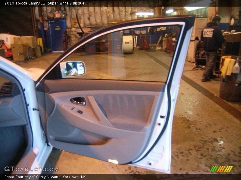 Super White / Bisque 2010 Toyota Camry LE