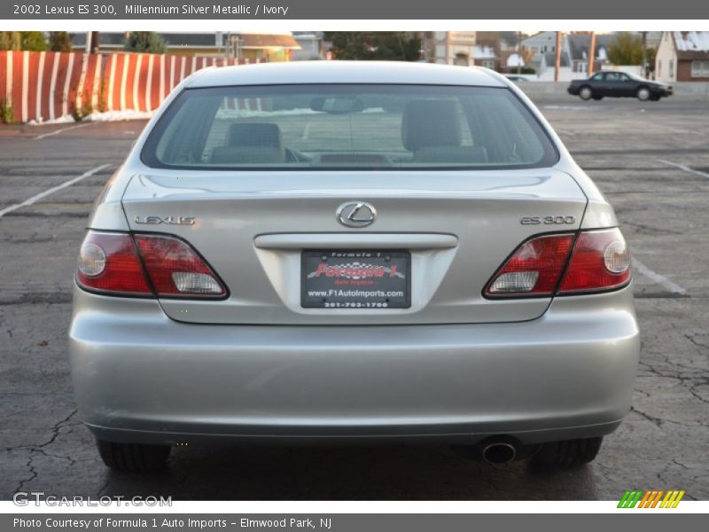 Millennium Silver Metallic / Ivory 2002 Lexus ES 300