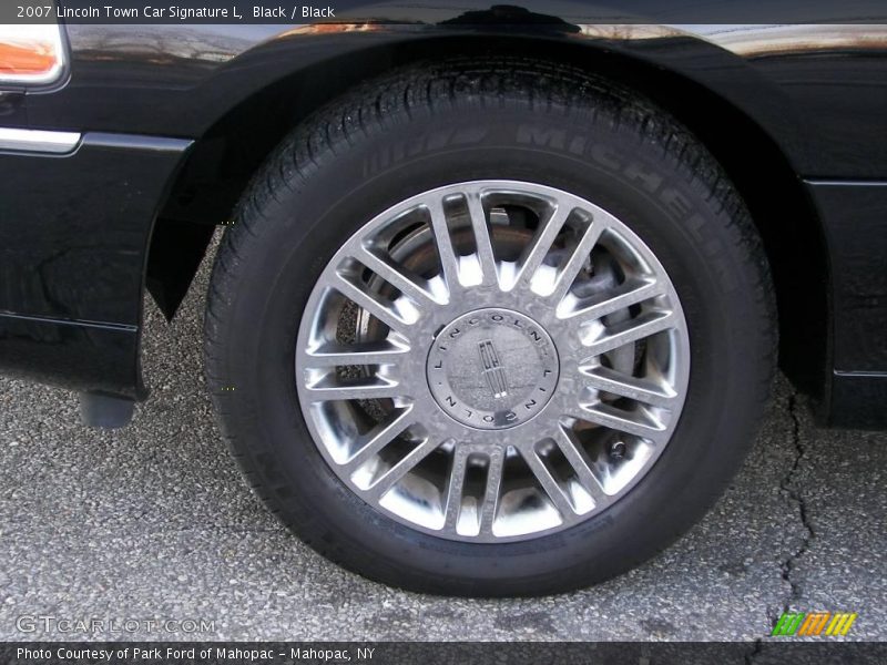 Black / Black 2007 Lincoln Town Car Signature L