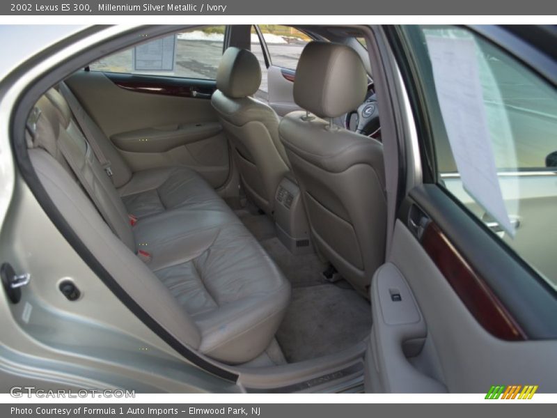 Millennium Silver Metallic / Ivory 2002 Lexus ES 300