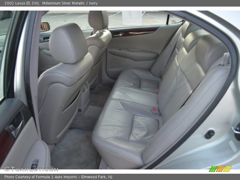 Millennium Silver Metallic / Ivory 2002 Lexus ES 300