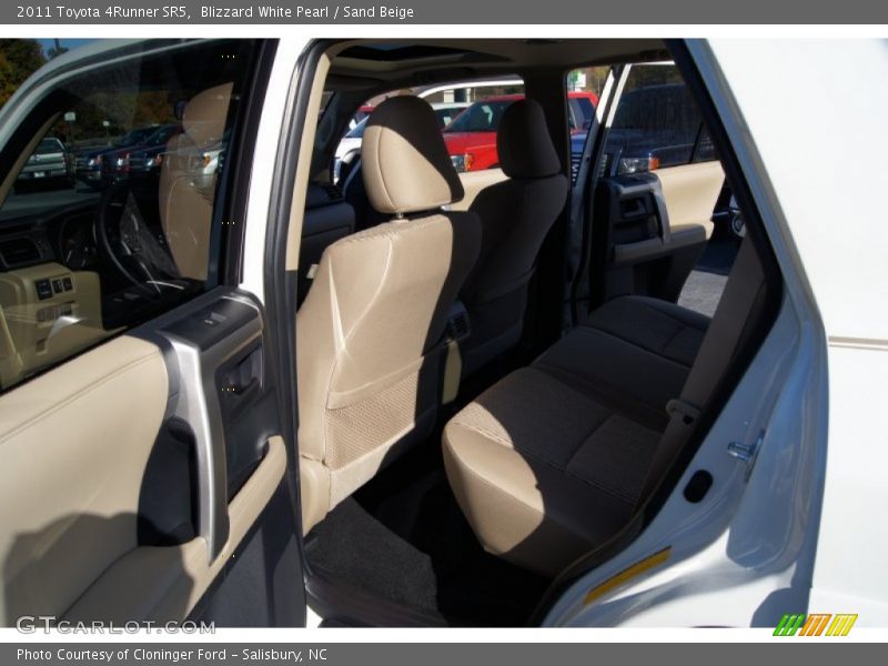 Blizzard White Pearl / Sand Beige 2011 Toyota 4Runner SR5