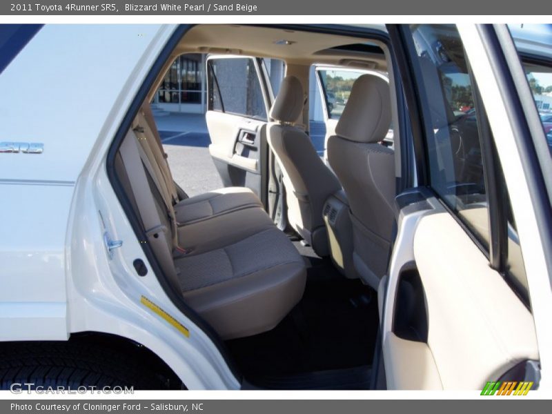 Blizzard White Pearl / Sand Beige 2011 Toyota 4Runner SR5