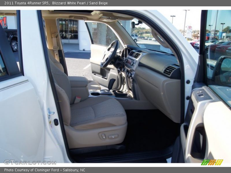 Blizzard White Pearl / Sand Beige 2011 Toyota 4Runner SR5