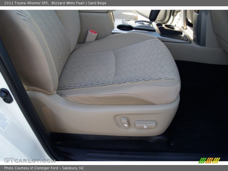 Blizzard White Pearl / Sand Beige 2011 Toyota 4Runner SR5